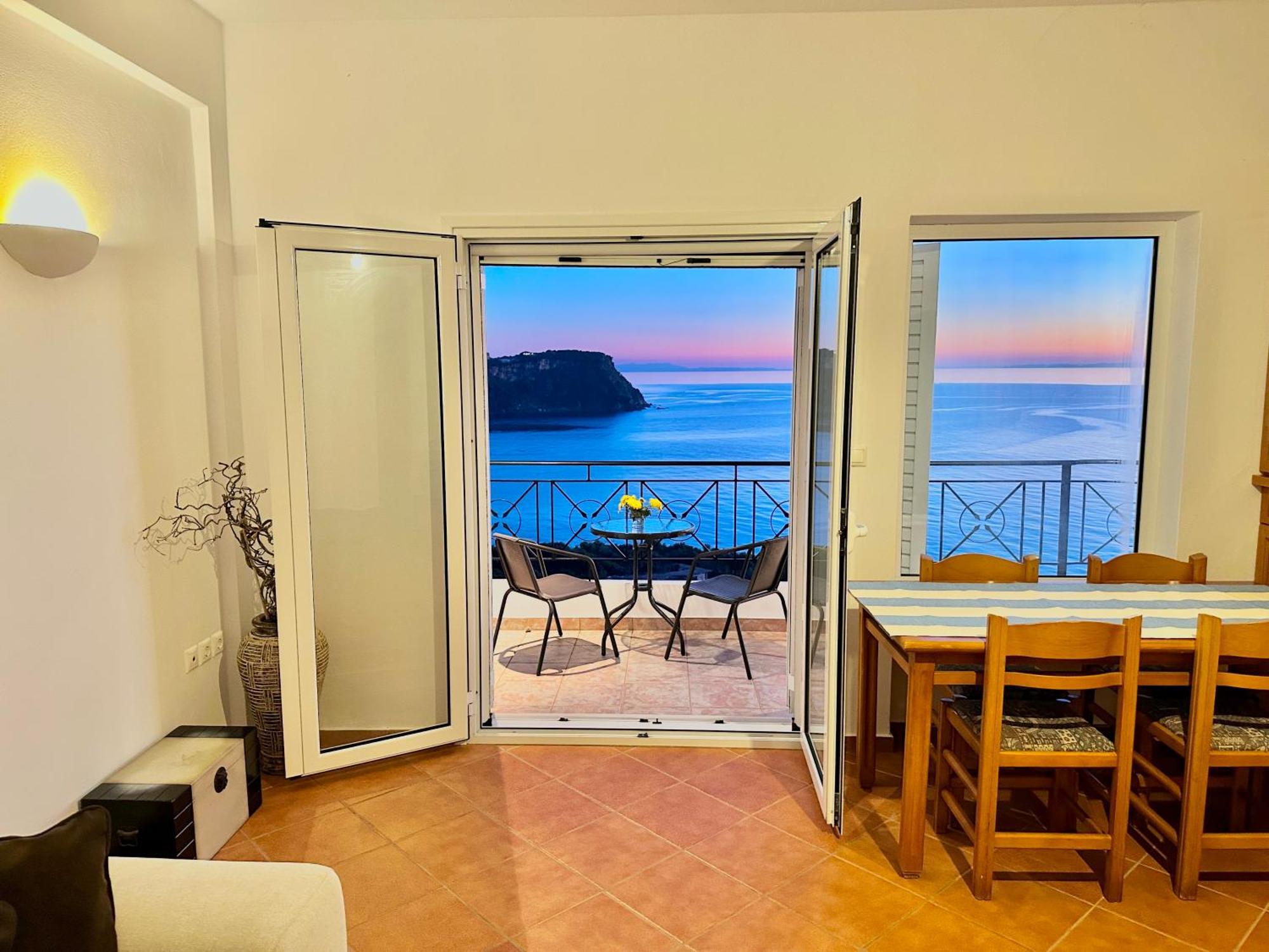 Roumers Himara Exterior photo