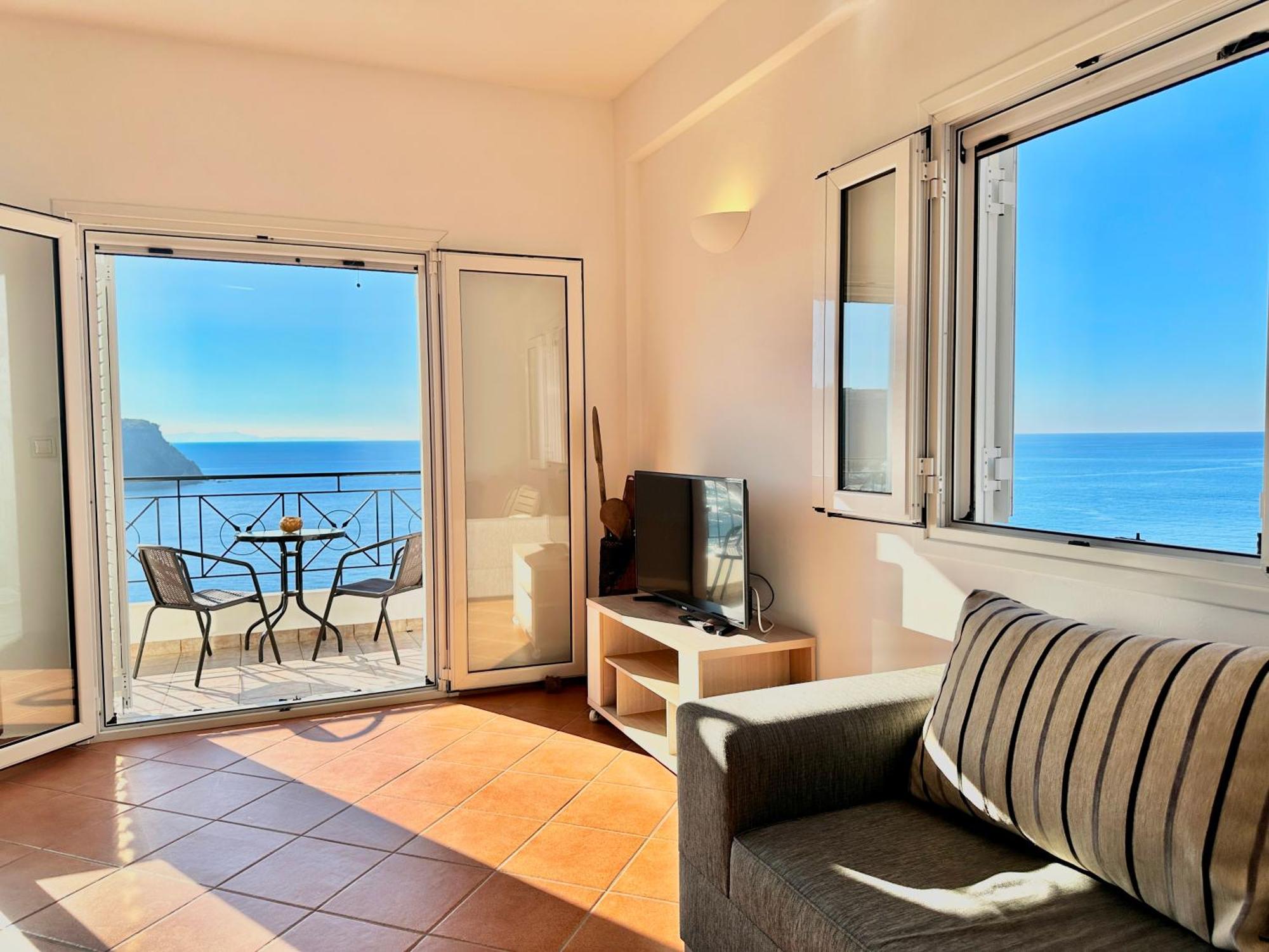 Roumers Himara Exterior photo