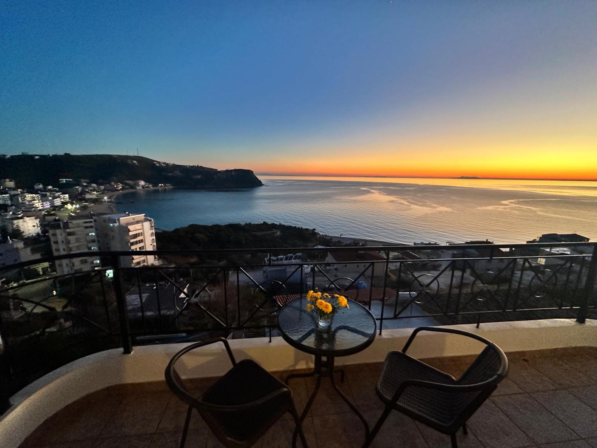 Roumers Himara Exterior photo